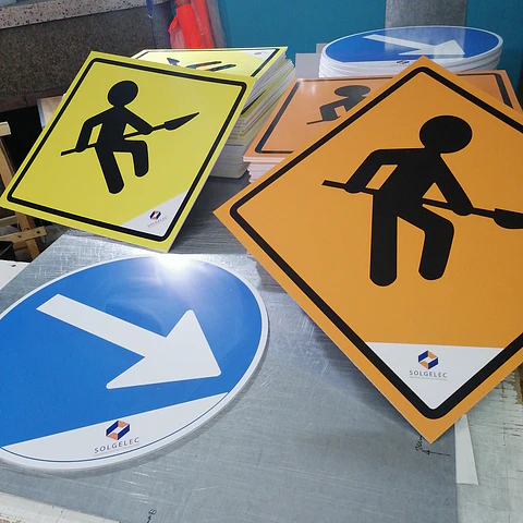 Señaléticas de Seguridad Emplacadas en Trovicel (Sintra)