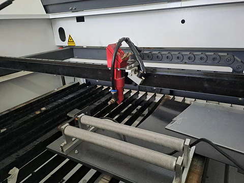 Corte o Grabado CNC Láser (por minuto) en Madera, Acrílico, Metal o Cuero