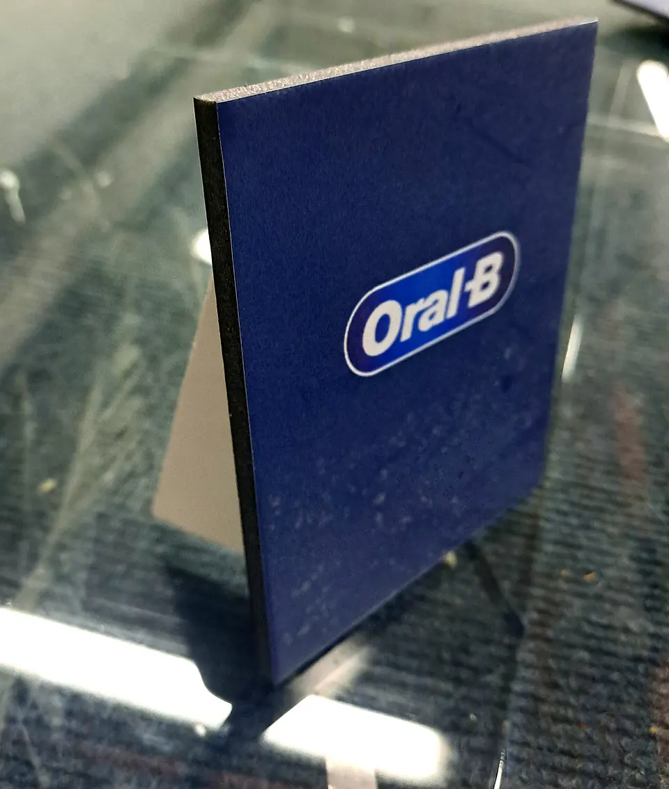 Adhesivo Laminado Opaco Emplacado en Foamex de 5mm o 10mm a 4/0 Color 2
