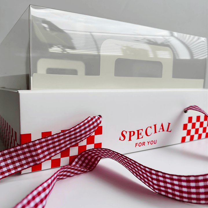 Caja de cartón con tapa transparente 4