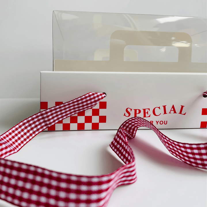 Caja de cartón con tapa transparente 7