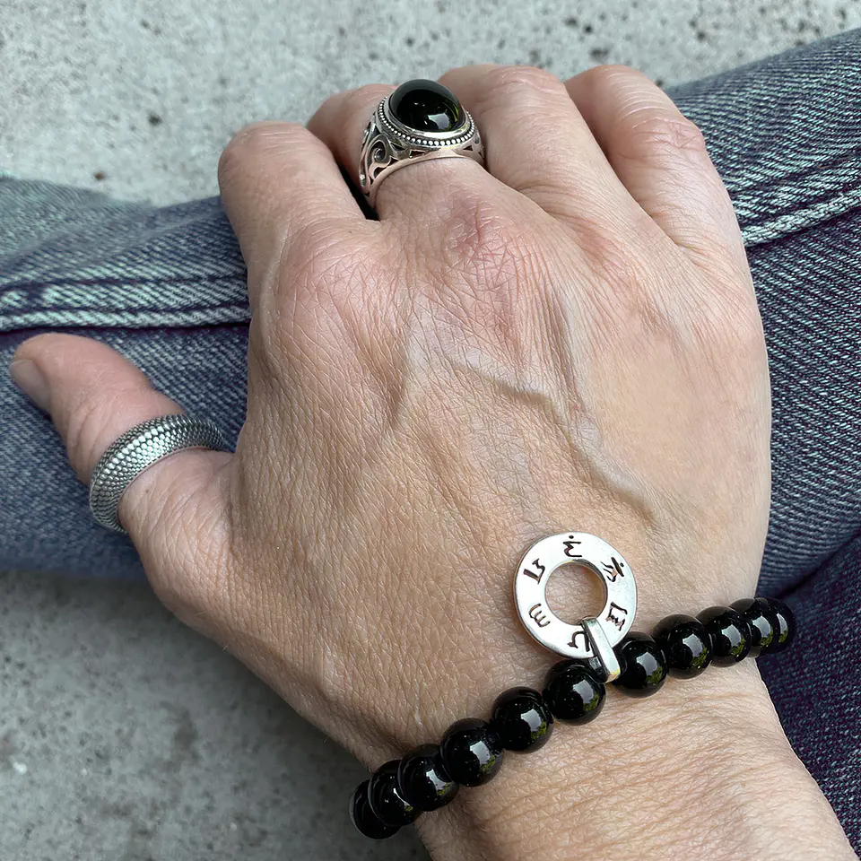 Pulsera Ónix Mantra 4