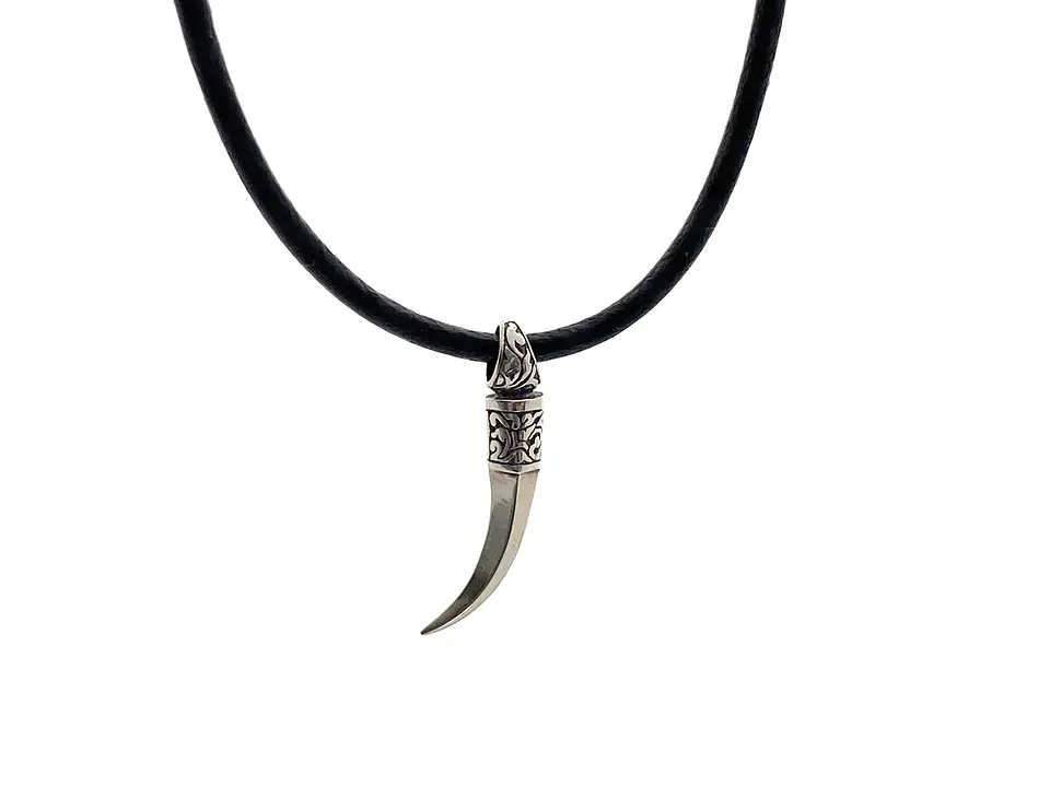 Collar Cuero Colmillo 3