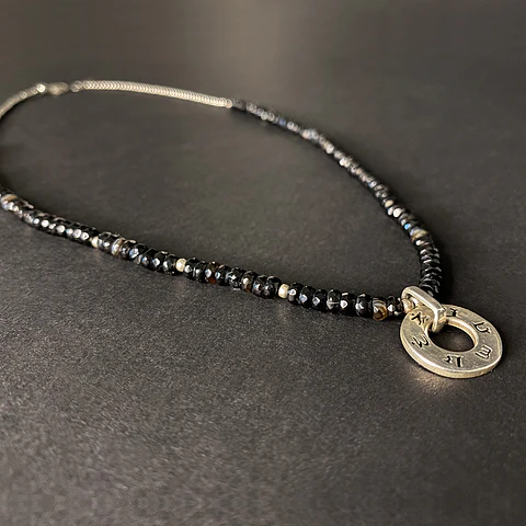 Collar Ágata Negra Mantra