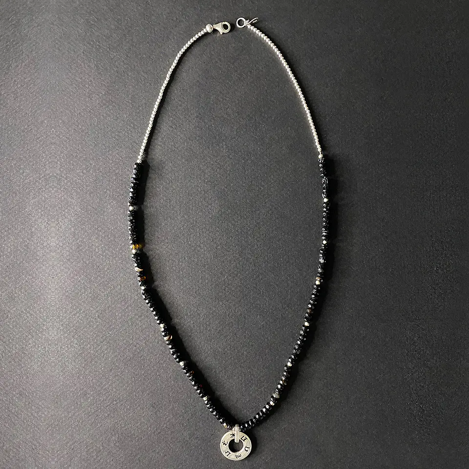 Collar Ágata Negra Mantra 6