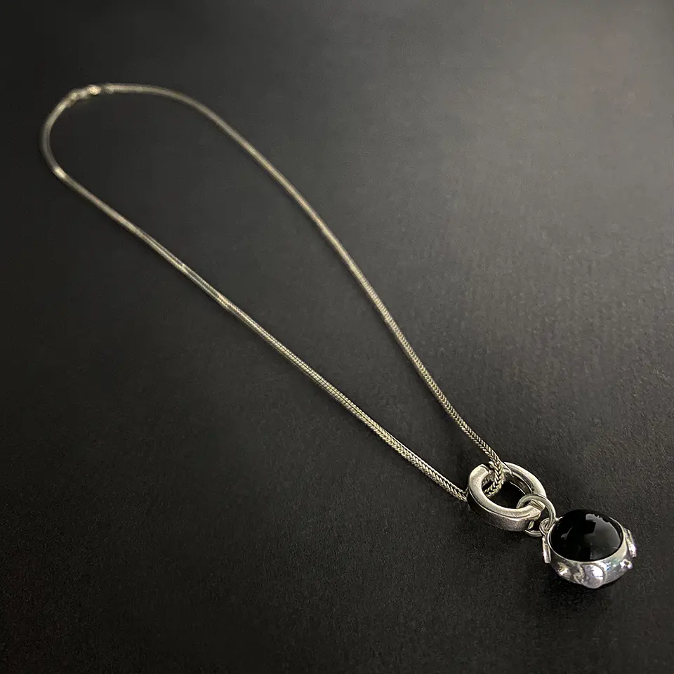 Collar Argolla Esfera Ónix 1