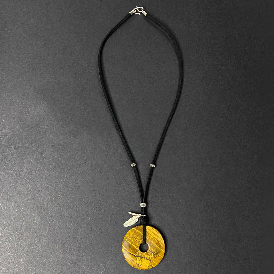 Collar Gamuza Ojo de Tigre 2