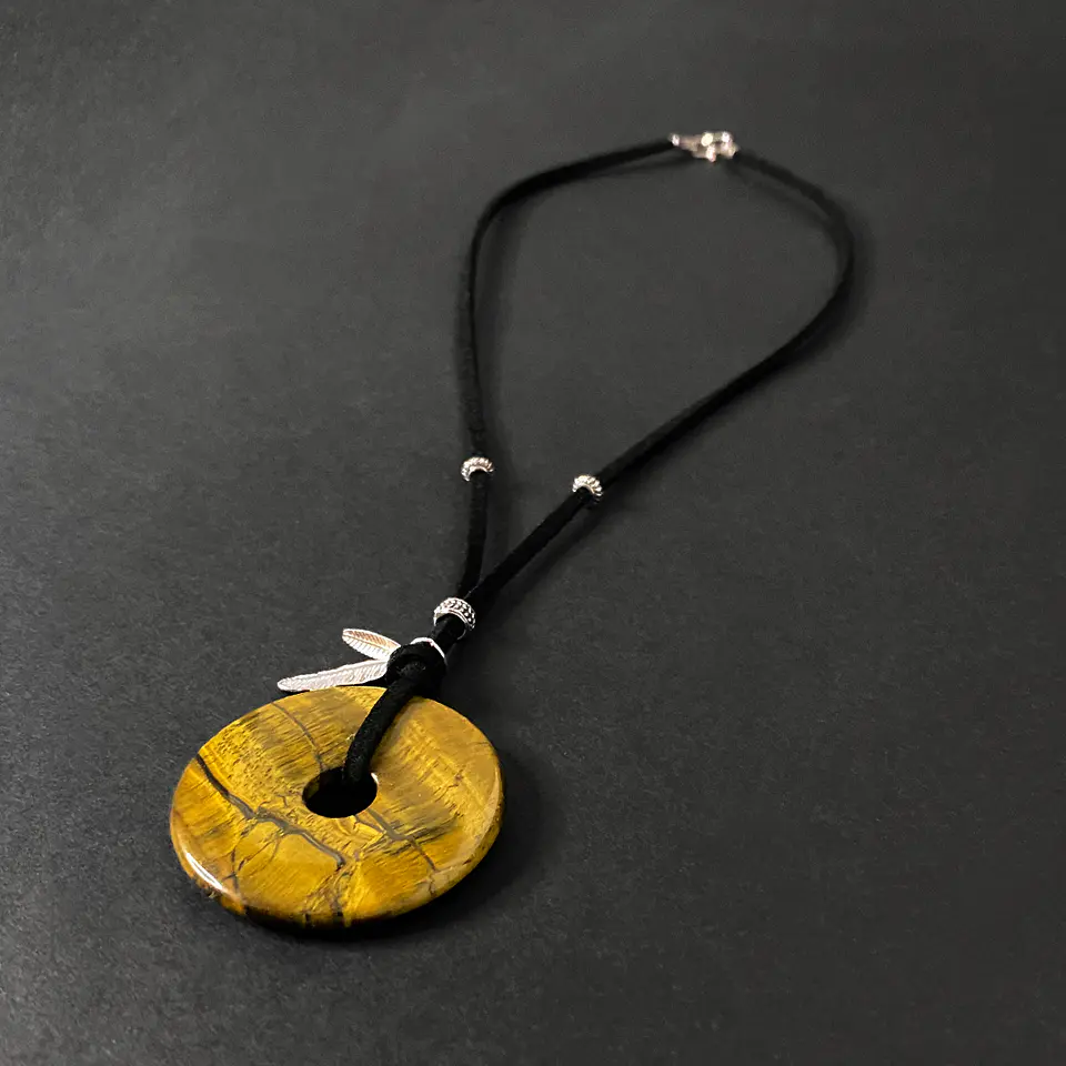 Collar Gamuza Ojo de Tigre 3