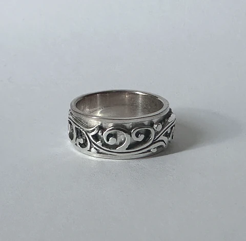 Anillo Tribal Giratorio