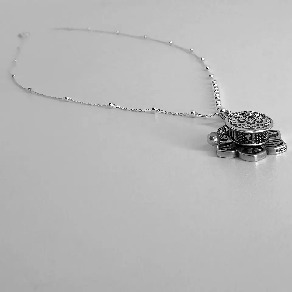 Collar Flor Símbolos Budistas 3