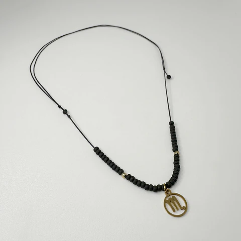 Collar Miyuki Signos Dorado