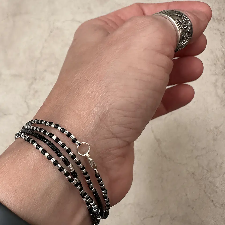 Pulsera Mostacillas Miyuki Negro/Plata 2