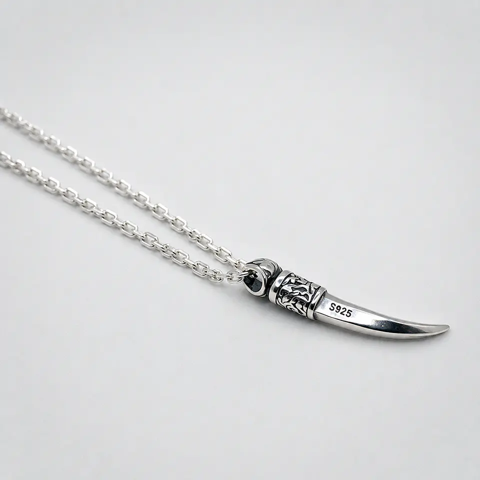 Collar Colmillo  3
