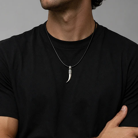 Collar Cuero Colmillo