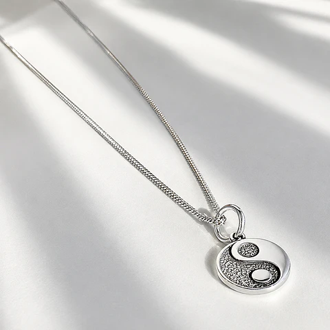 Collar Equilibrio