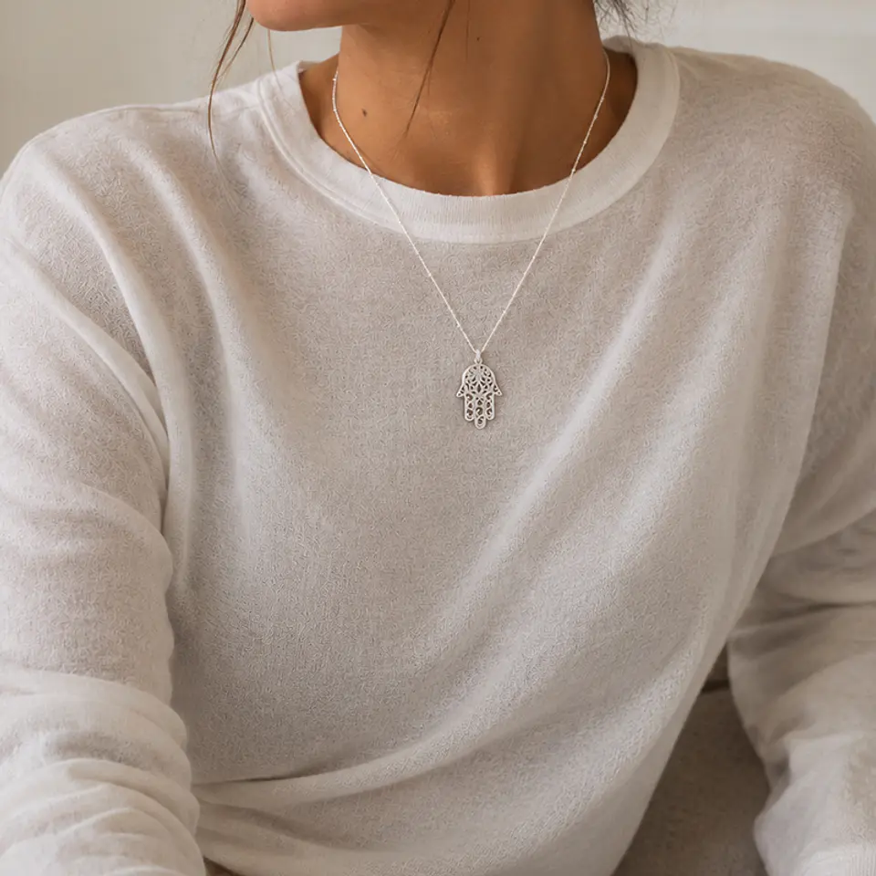 Collar Bolitas Hamnsa 2