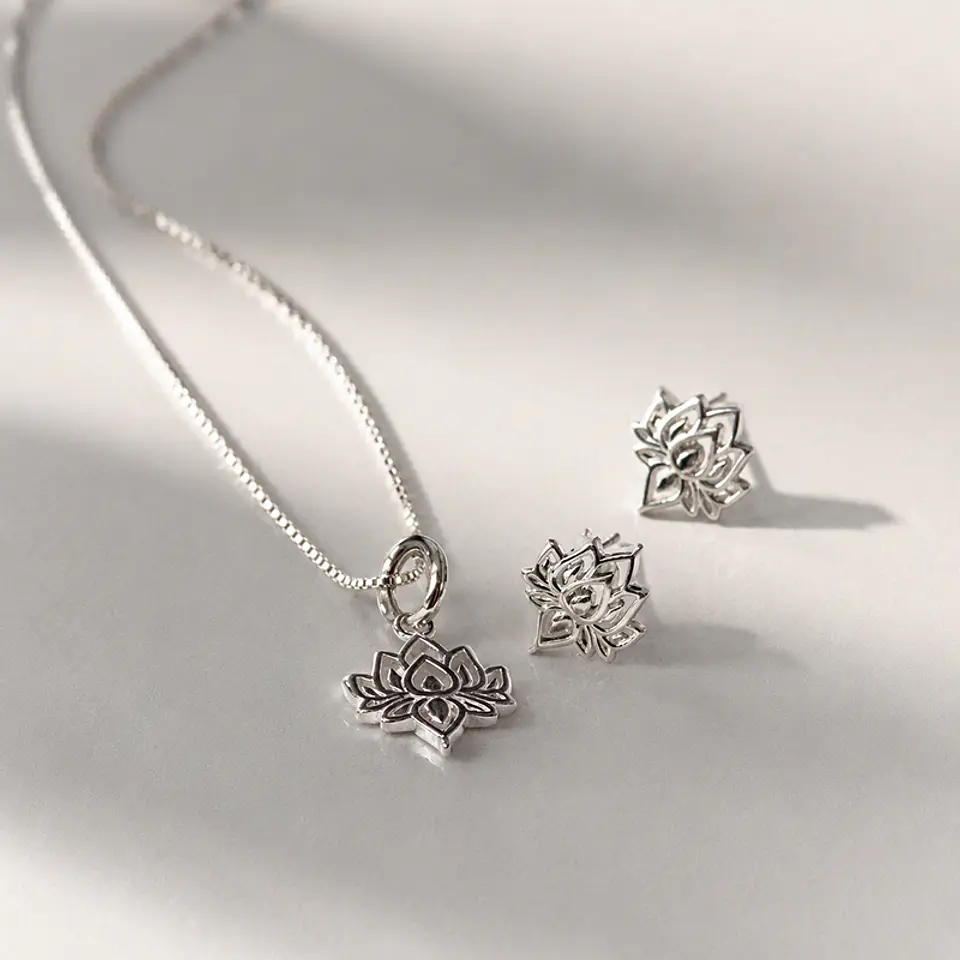 Conjunto Collar + Aros Flor de Loto 3