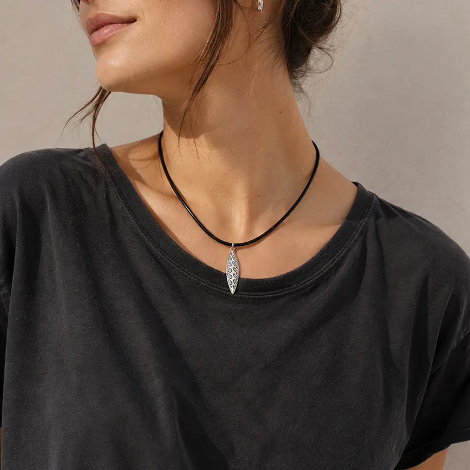 Collar Cuero Tabla 3