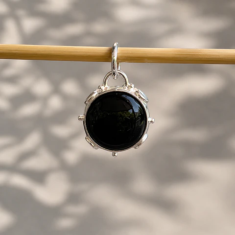 Collar Cuero Esfera Ónix