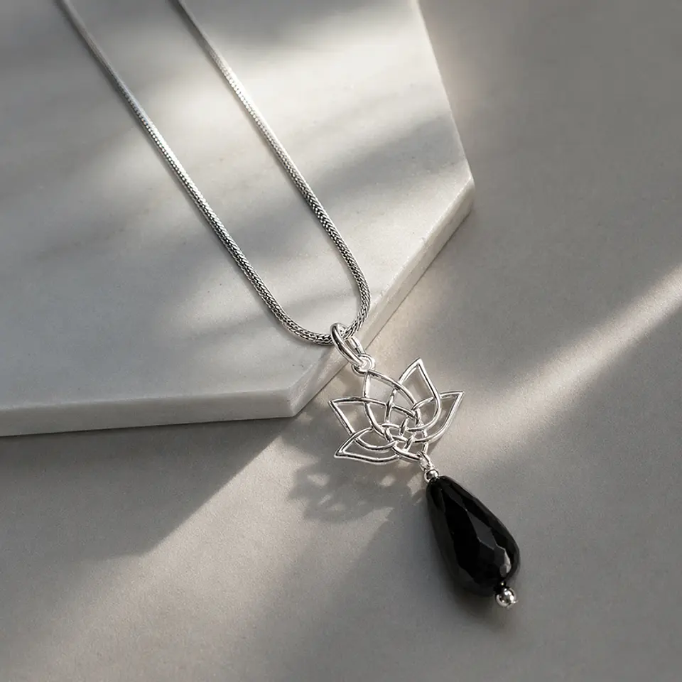 Collar Loto Gota Ónix 1