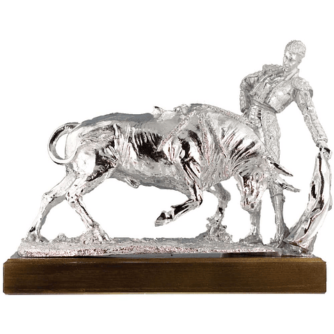 Figura torero y toro