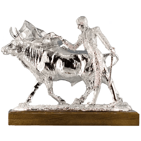 Escultura torero y toro