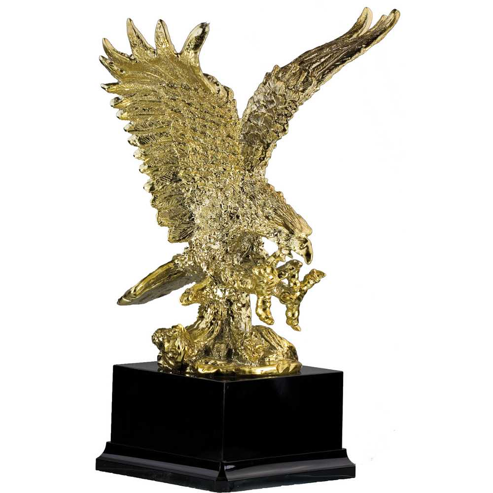 Escultura de águila dorada 1