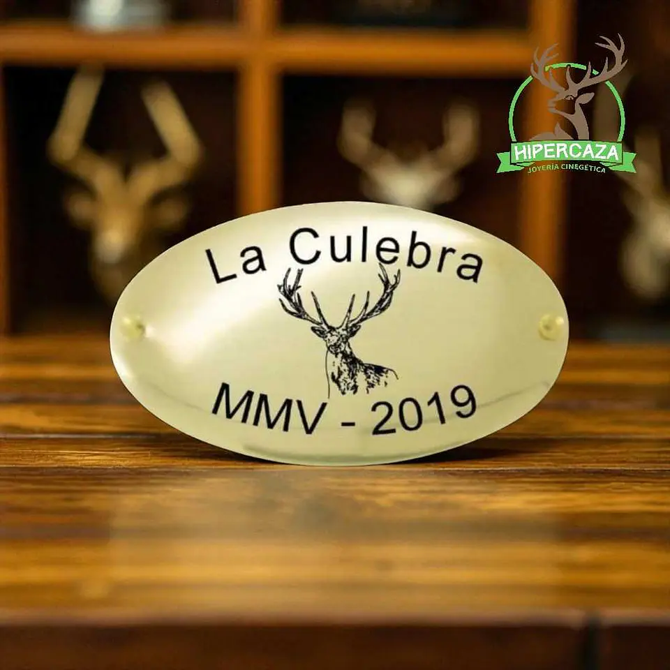 Chapa trofeo de caza con ciervo 2