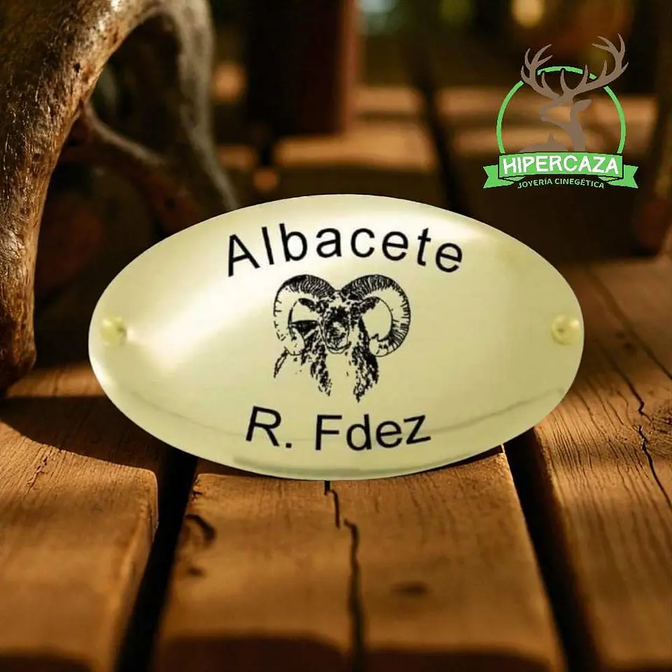 Placa trofeo de caza con muflón 2