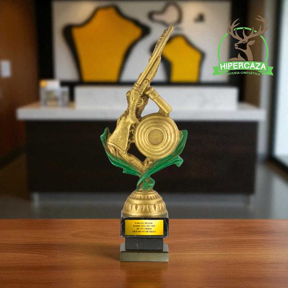 Trofeo tiro al plato con hojas verdes 2