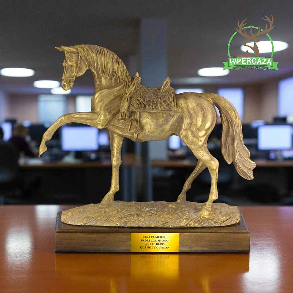 Figura de caballo al trote 2