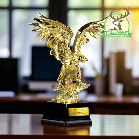 Figura águila real dorada