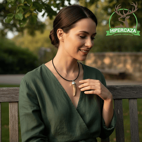 Colgante con punta de ciervo 