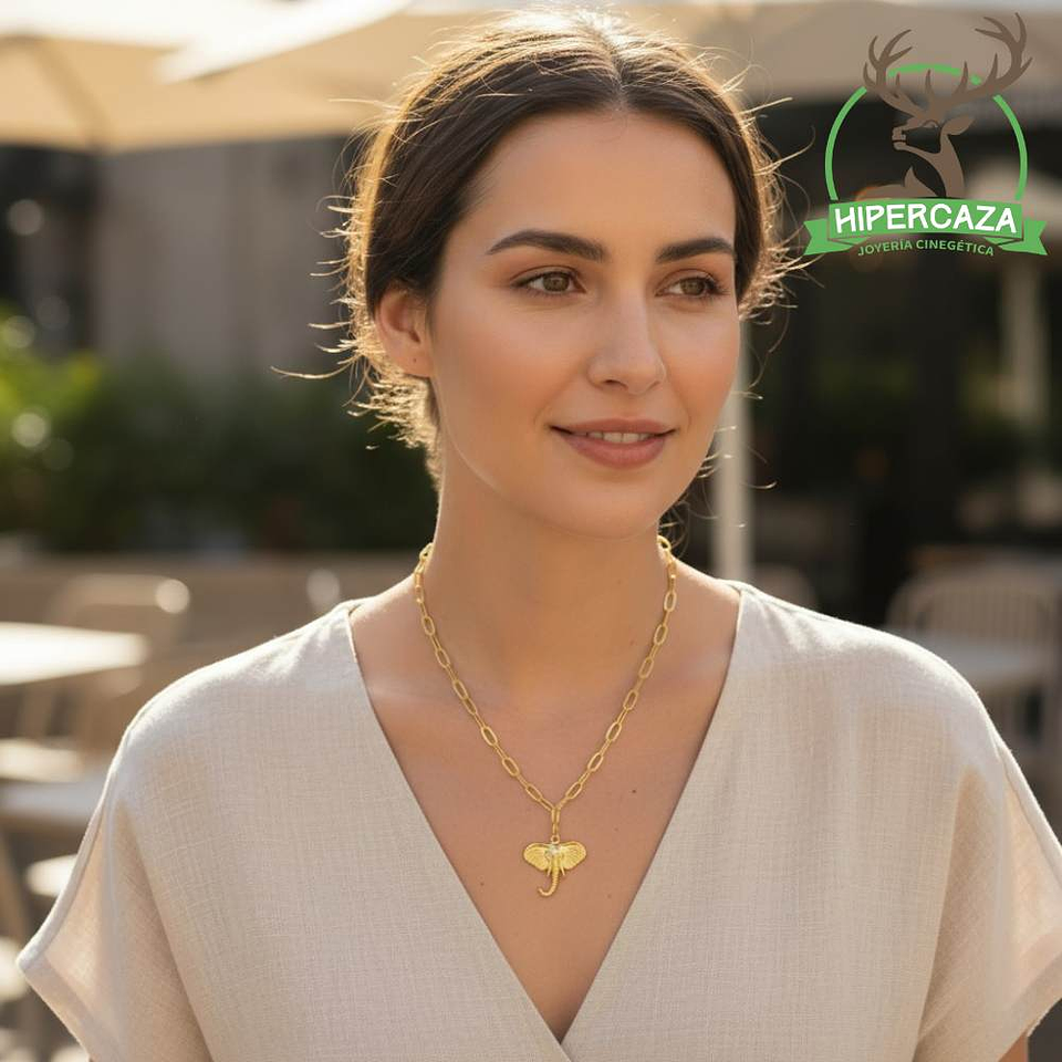 Gargantilla de elefante plata con baño de oro  2