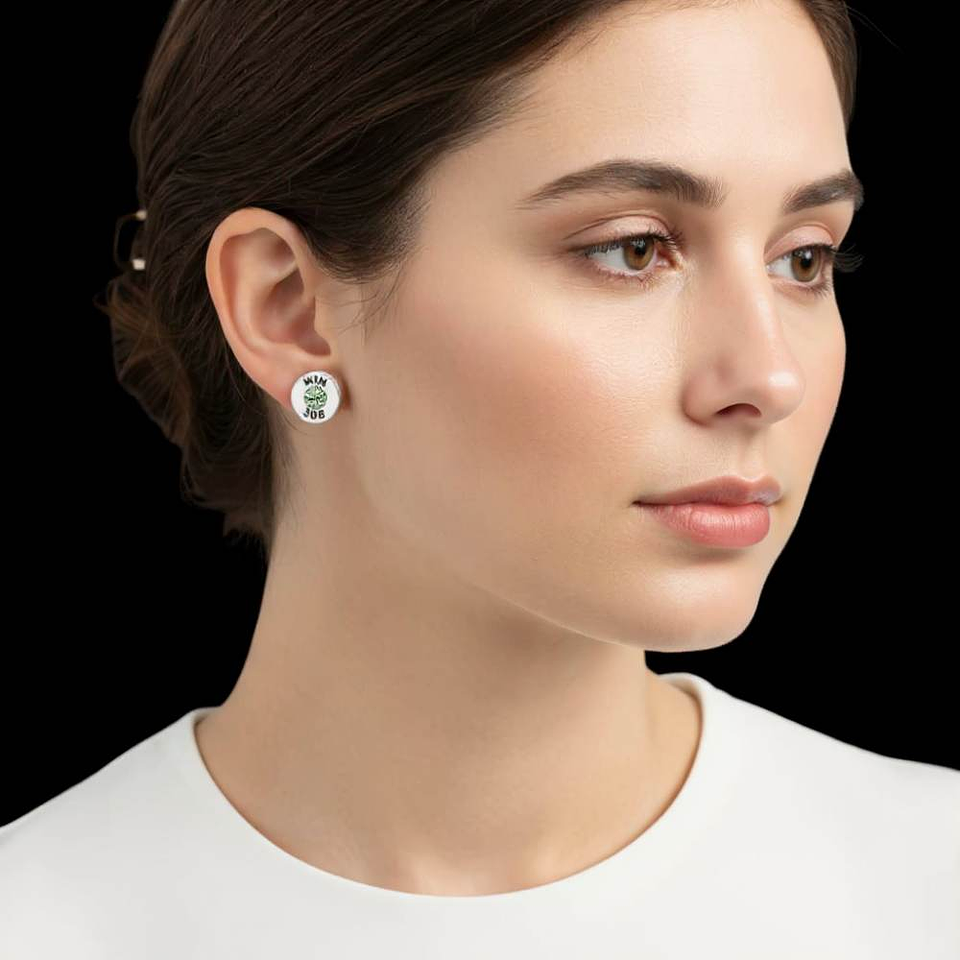 Pendientes casquillo de bala con circonita verde 3