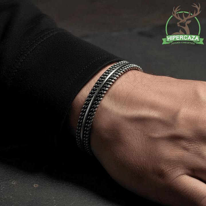 Brazalete de caballero en acero  2
