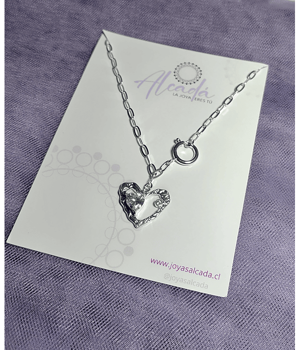 Collar Corazón Broche