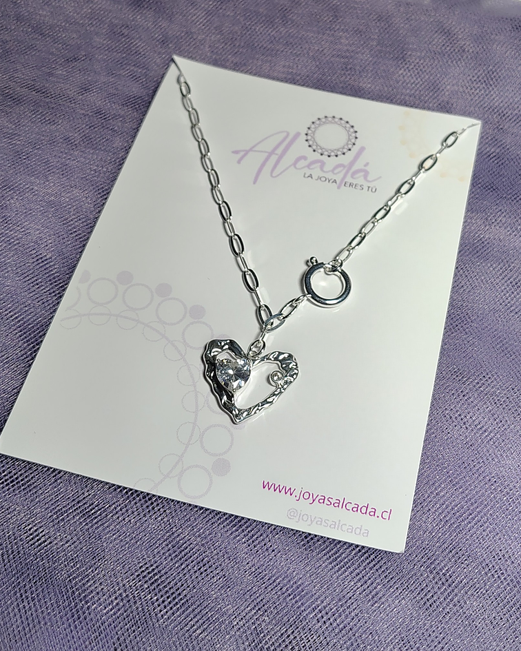 Collar Corazón Broche
