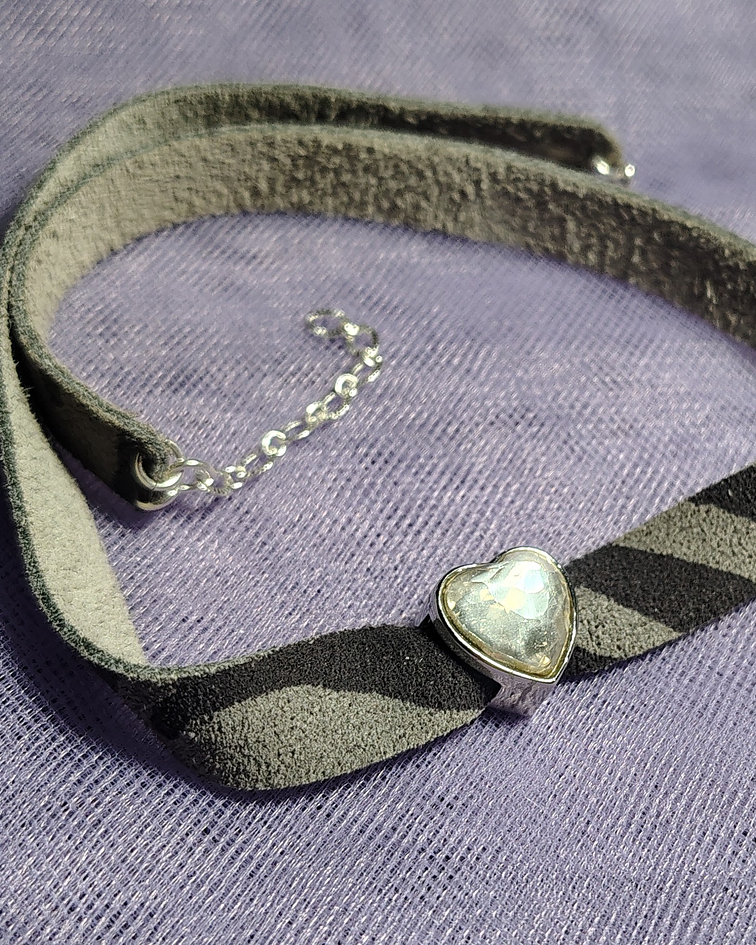 Choker Print Gris Corazón