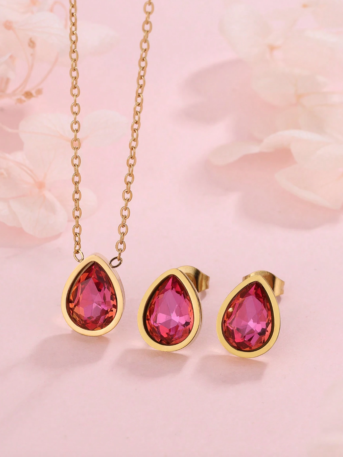CONJUNTO PUNTO DE LUZ COLLAR Y AROS FUCSHIA 1