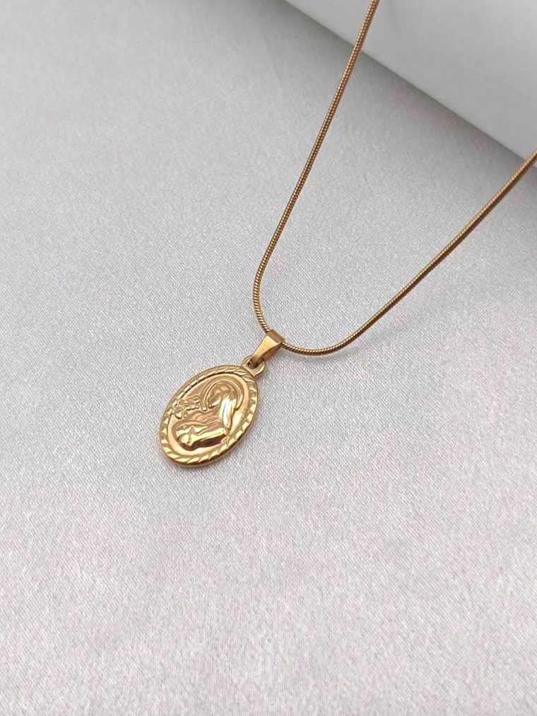 COLLAR MEDALLA DE LA VIRGEN AMADA 2