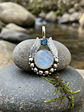 COLGANTE PIEDRA LUNA ARCOIRIS Y APATITA AZUL NEON PLATA 925 - Miniatura 2
