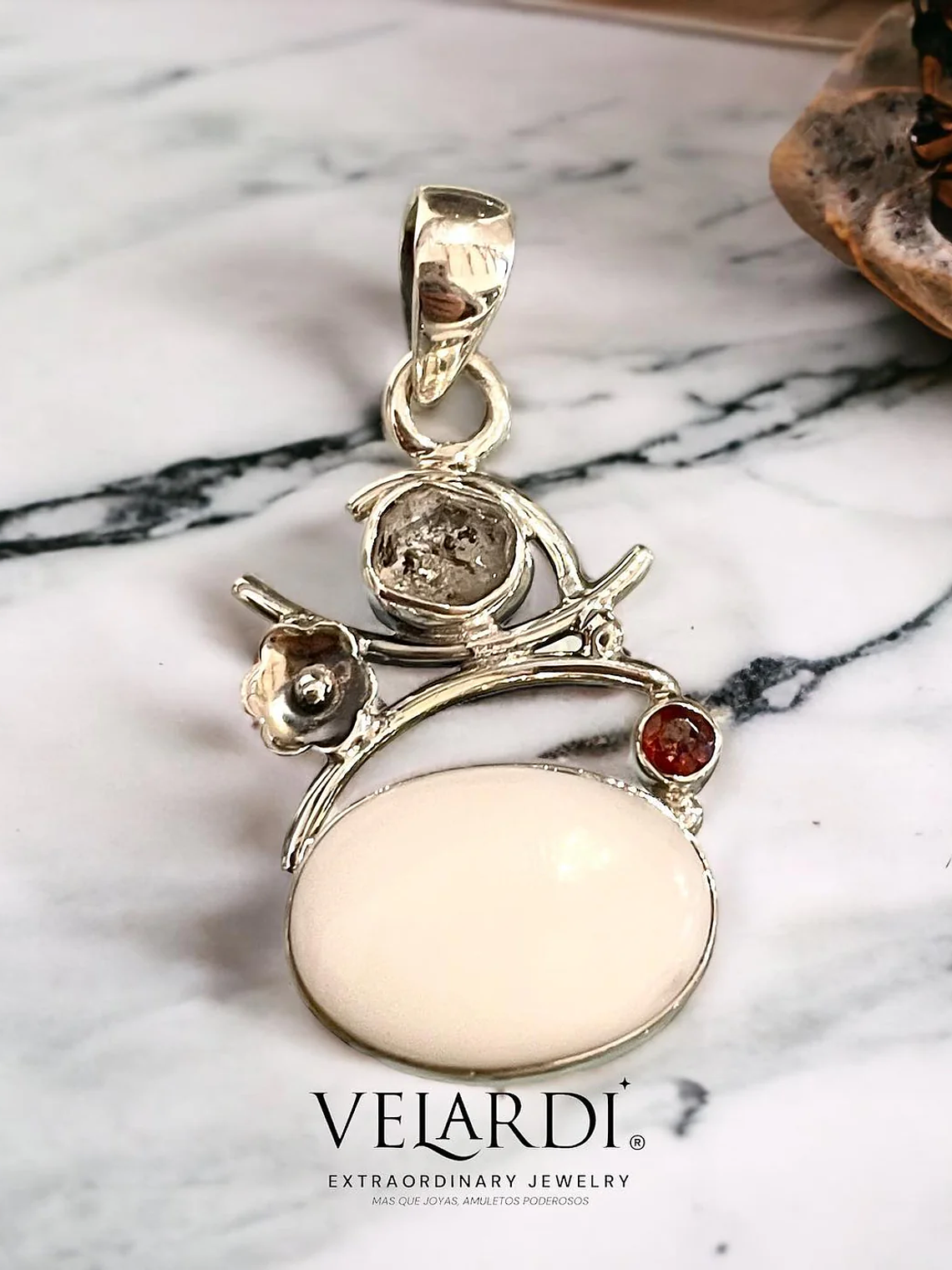 COLGANTE OPALO BLANCO, DIAMANTE HERKIMER Y GRANATE PLATA 925 7