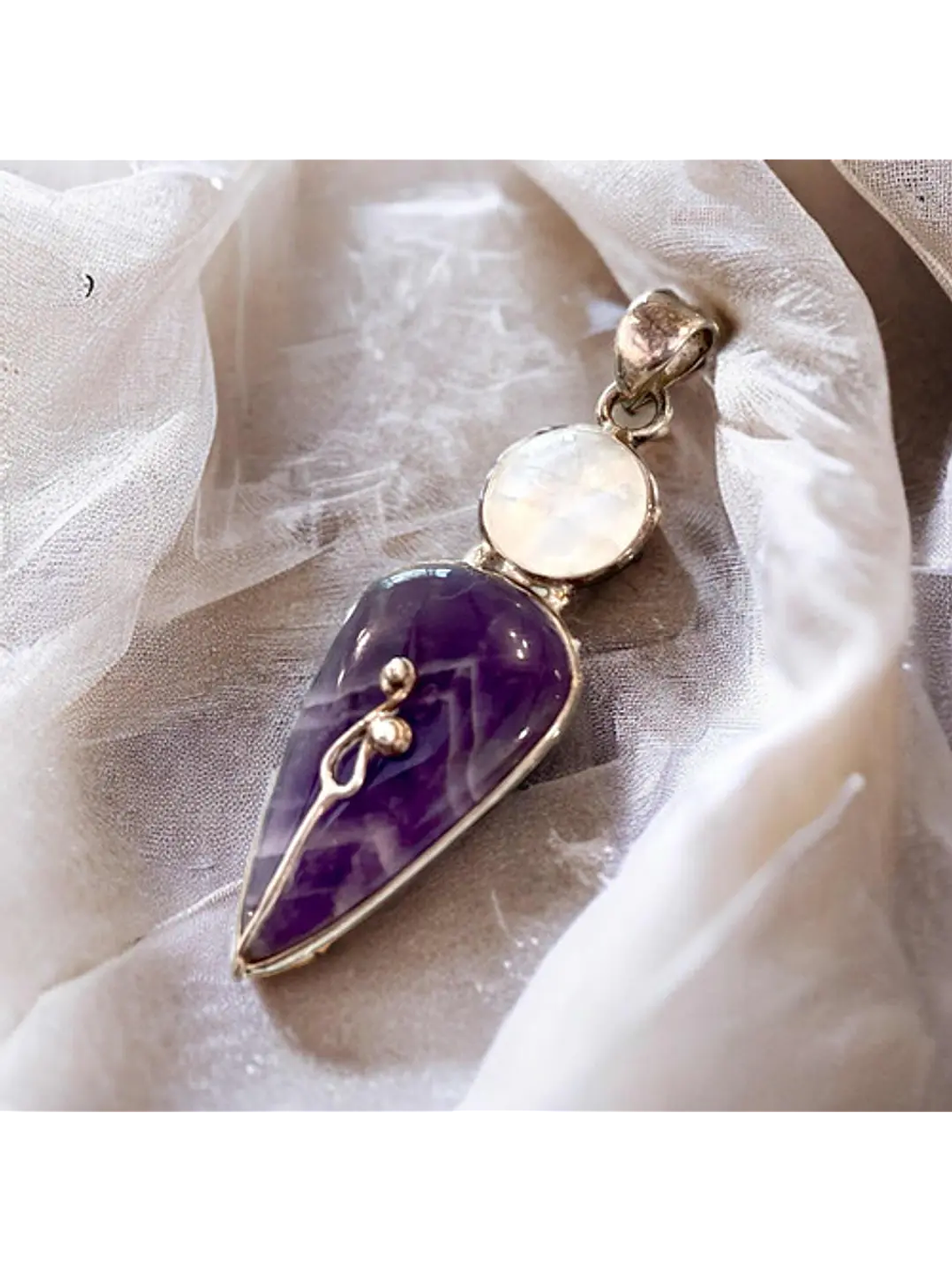 COLGANTE AMATISTA CHEVRON Y PIEDRA LUNA PLATA 925 6