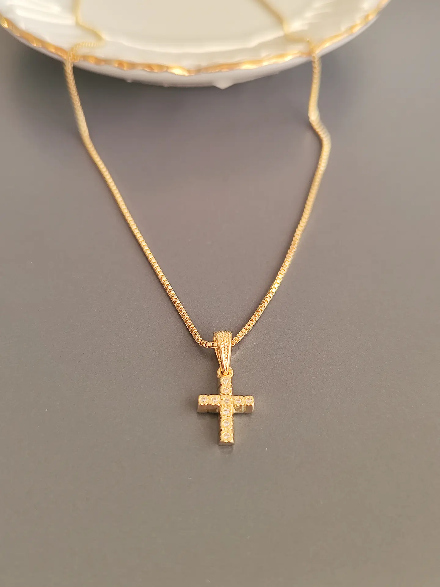 collar cruz con circones 1