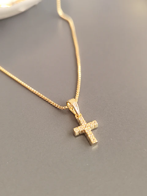 collar cruz con circones