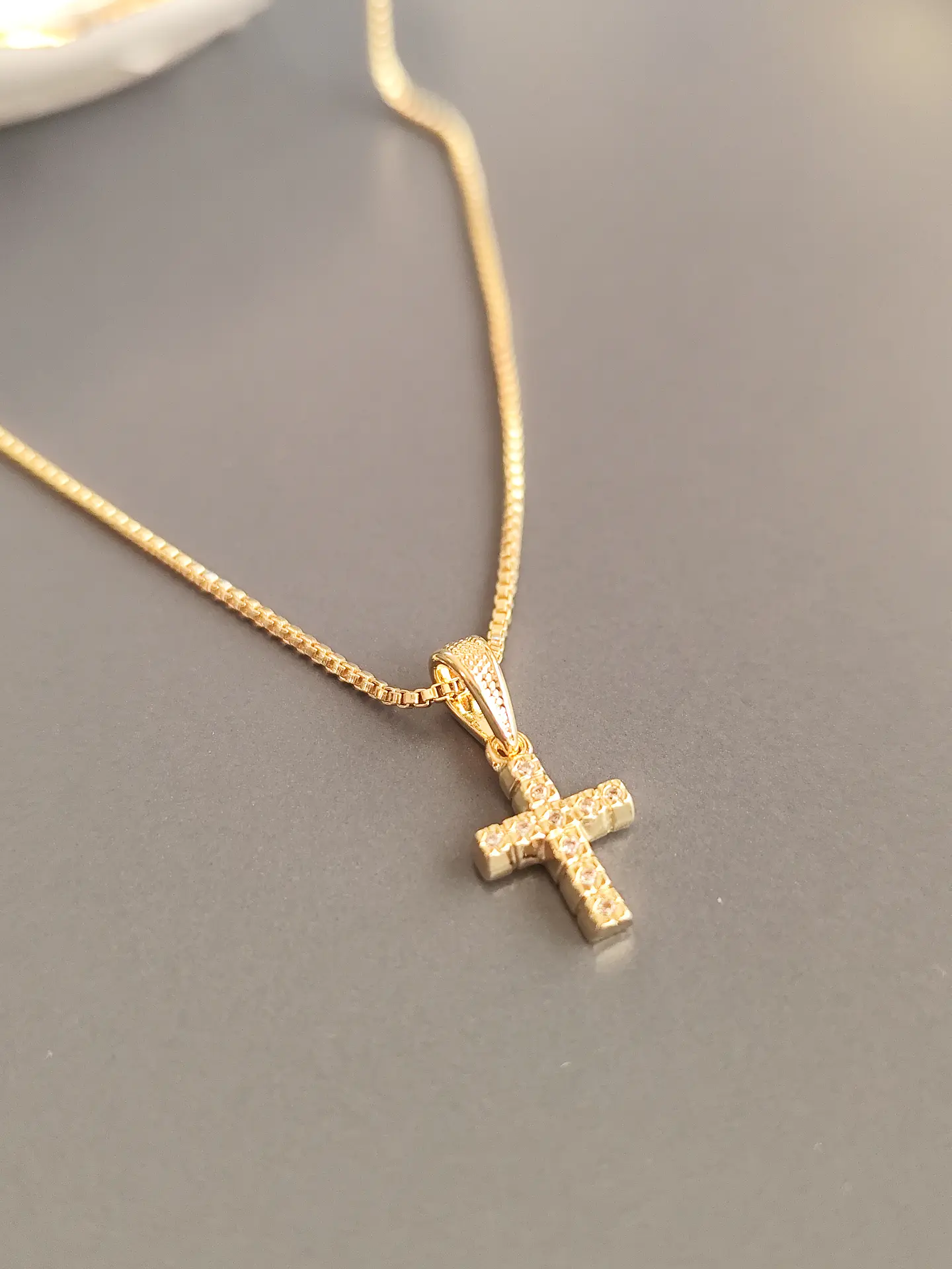 collar cruz con circones 2