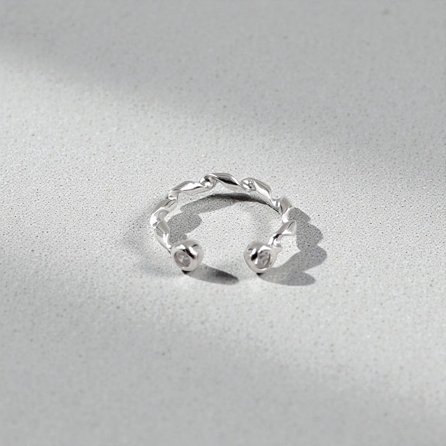 Ear cuff Twist | Plata 925 baño de rodio 3