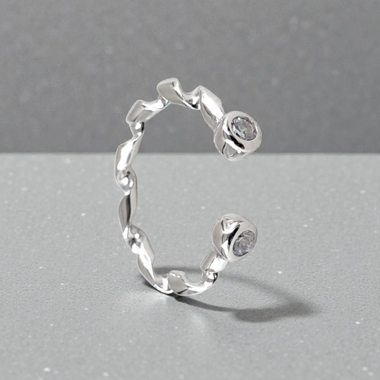 Ear cuff Twist | Plata 925 baño de rodio 4