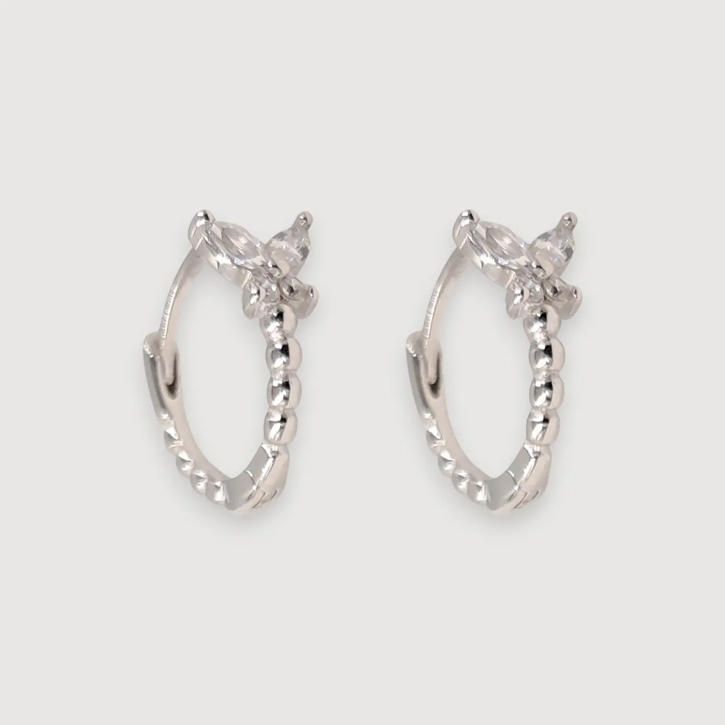 Argollas Mariposa Blanca | Plata 925 baño de rodio 1